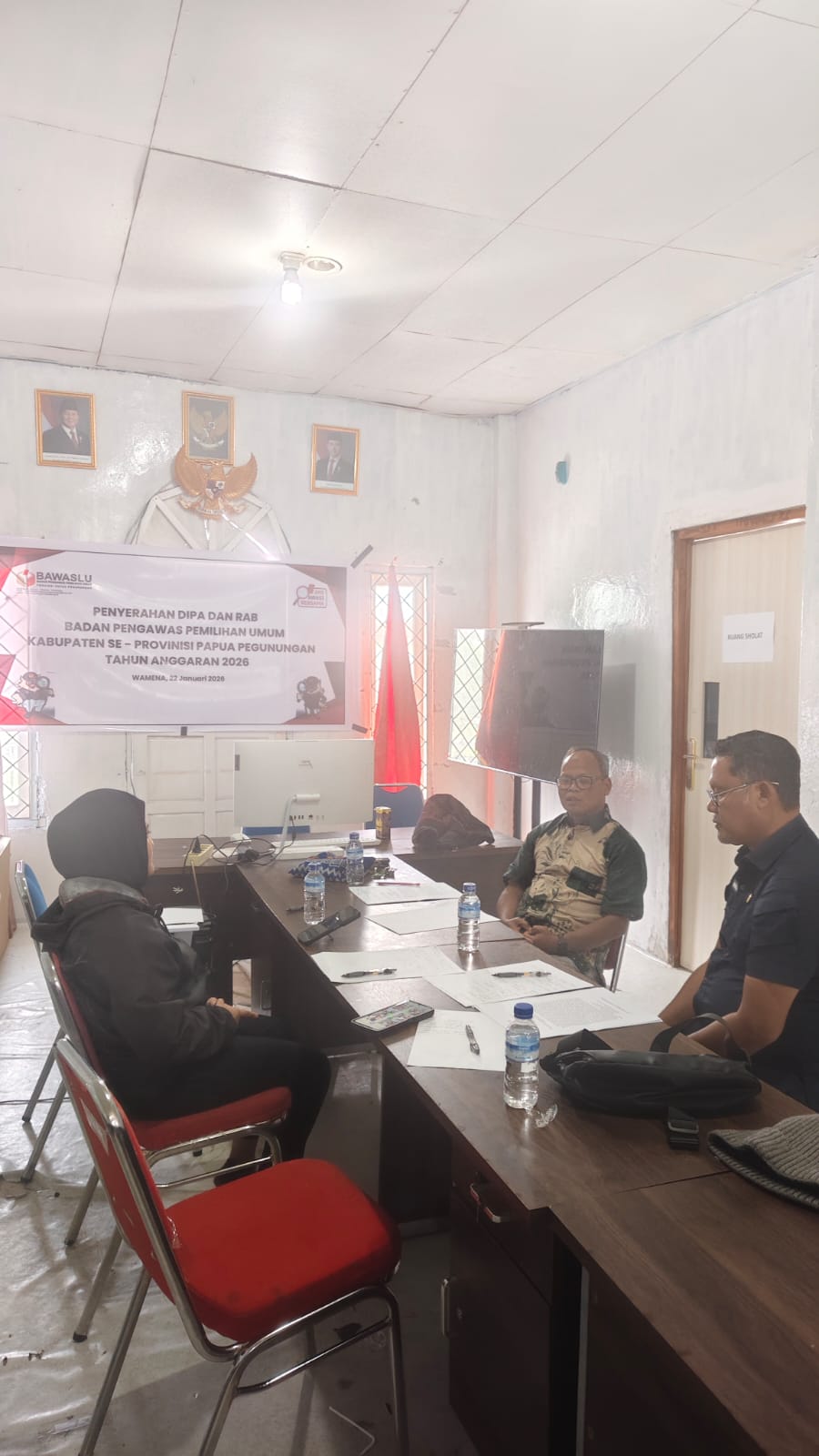 Rapat dipimpin Kordiv SDMO Bawaslu Papua Pegunungan, Sanggup Abidin