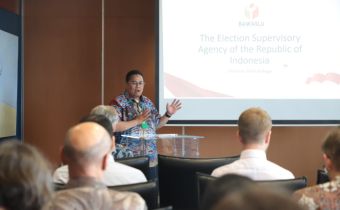 Bagja Jelaskan Tantangan Bawaslu Hadapi Pemilu Kepada Perwakilan Kedubes Beberapa Negara